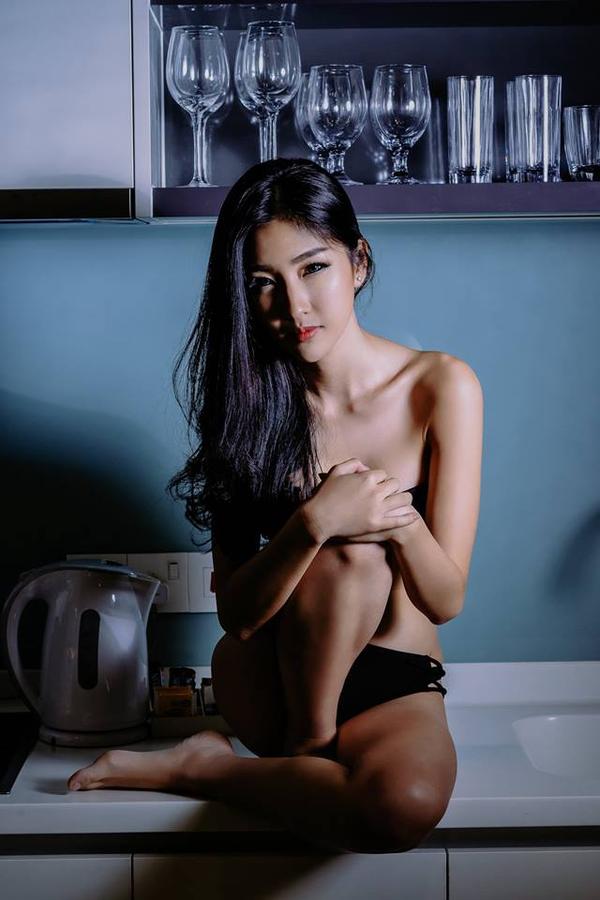 Atita Lao Sexy Bikini Picture and Photo