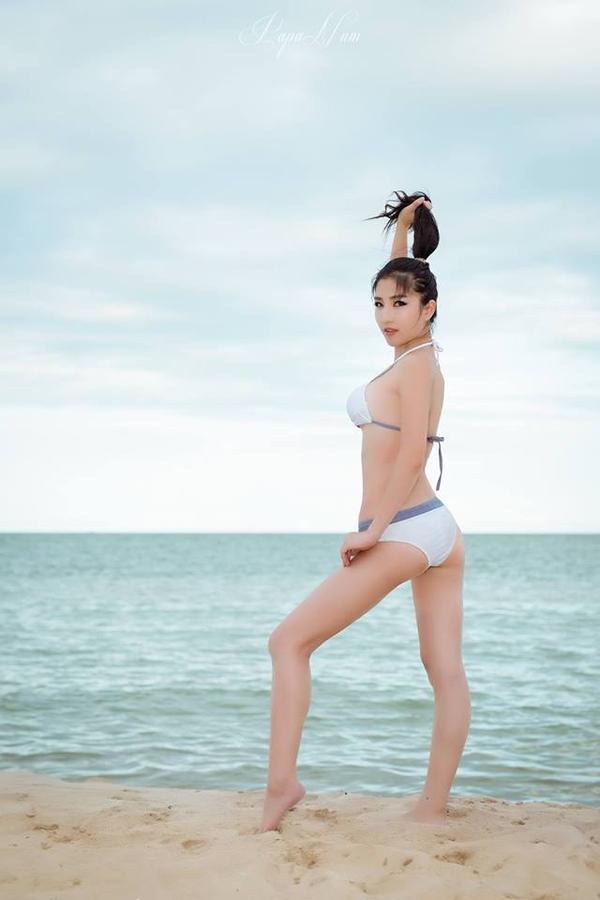 Atita Lao Sexy Bikini Picture and Photo