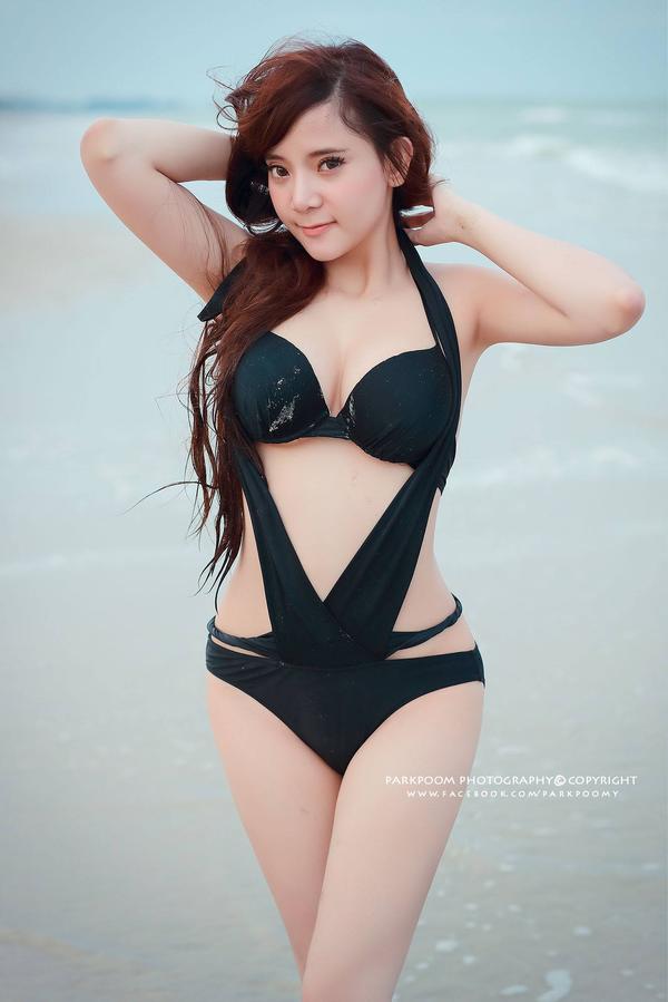Alisa Phonaem Bikini Picture and Photo