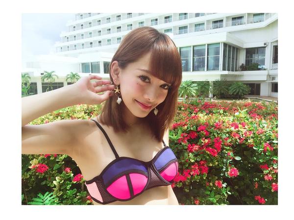 Arimon Ito Beach Bikini Picture and Photo