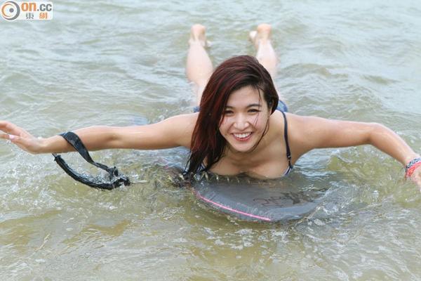 Vicky Chan Big Boobs Hot Bikini Picture and Photo