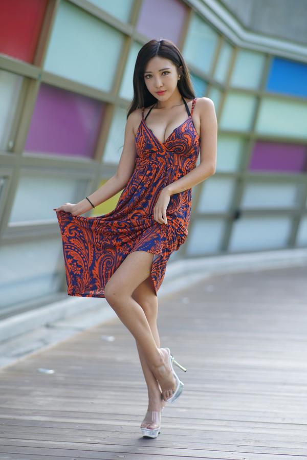 Zhao Yun Mature Woman Orange Sling Dress