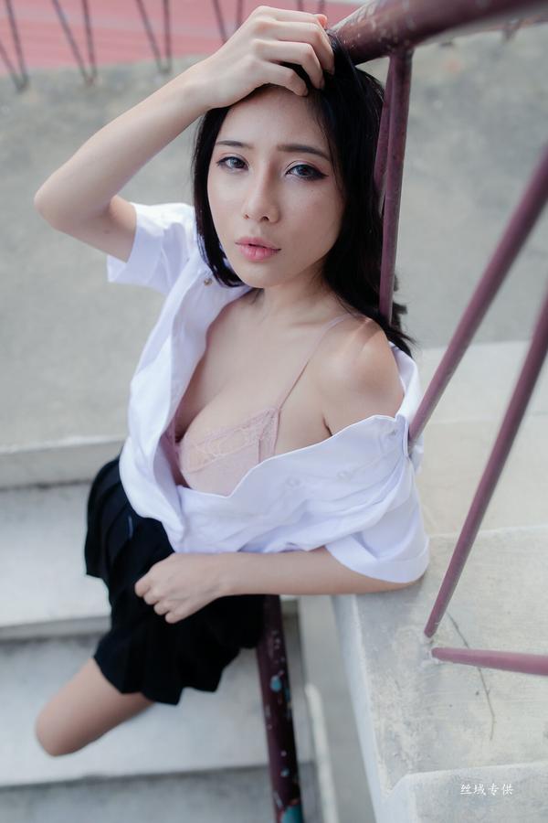 Shen Qi Qi Sexy Hot Bra Picture and Photo