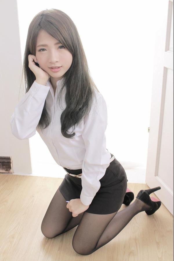 Taiwan Pretty Girl Hu An Qi OL in Shed Pictures