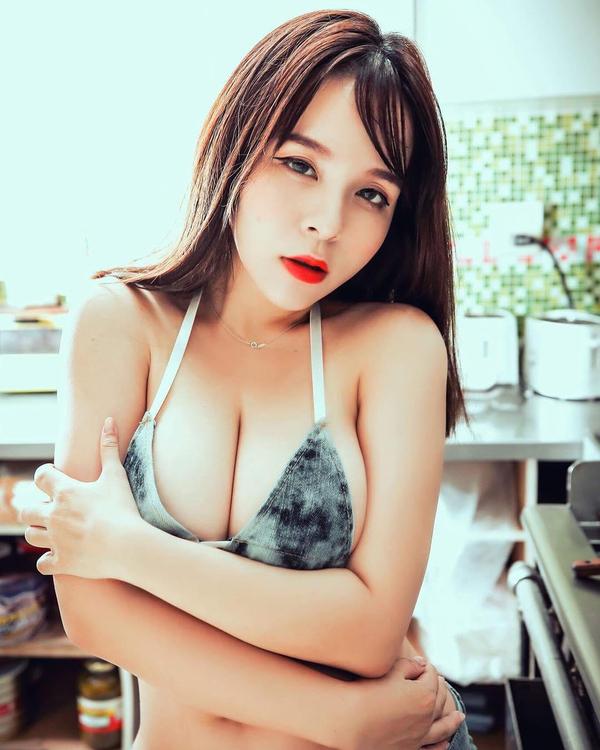 Chen Xiang Ling Big Boobs Picture and Photo