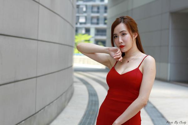 Taiwan Pretty Girl Dora Yan Xi《Kaohsiung Dome~Red Braces Skirt》Pictures