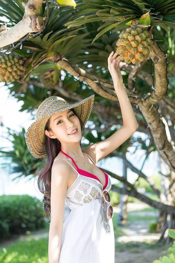 Lin Yu Shuang Big Boobs Lovely Picture and Photo