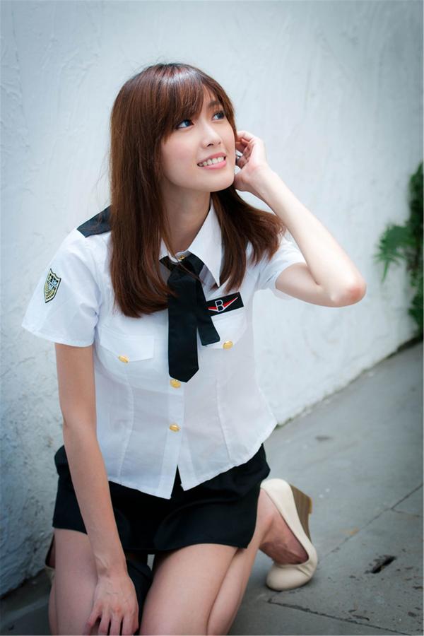 Taiwan Pretty Girl Jin Yun Qiao Outdoor Picture and Photo