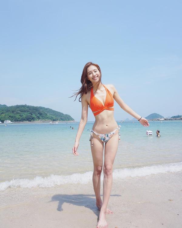 Jumbo Tsang Beach Bikini Sport Picture and Photo