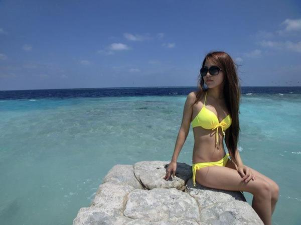 Vivi Tam Hot Bikini Picture and Photo