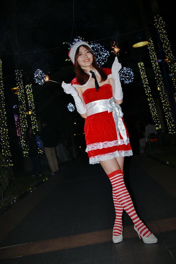 Taiwan Social Celebrity Huang Pin Xuan 《Banqiao Christmas City》Photographic