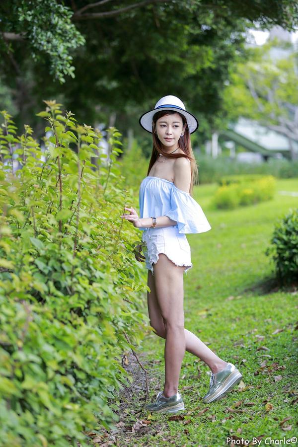 Han Yu Beautiful Legs Picture and Photo