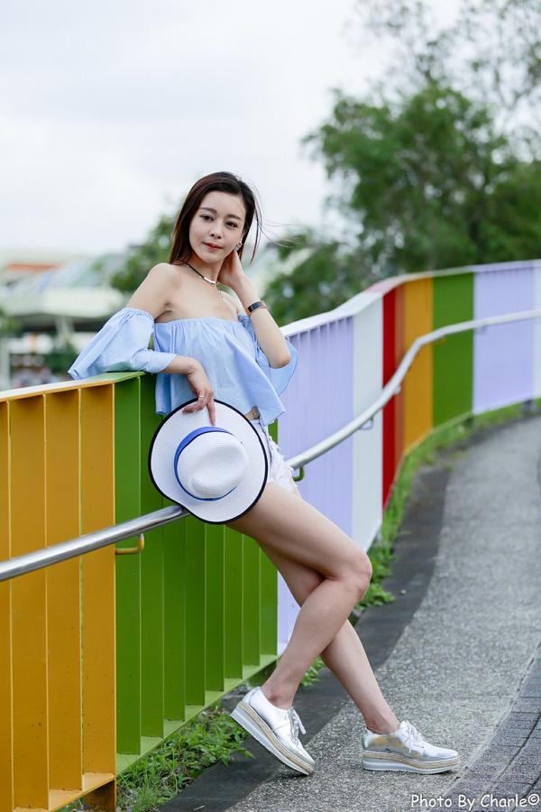 Han Yu Beautiful Legs Picture and Photo