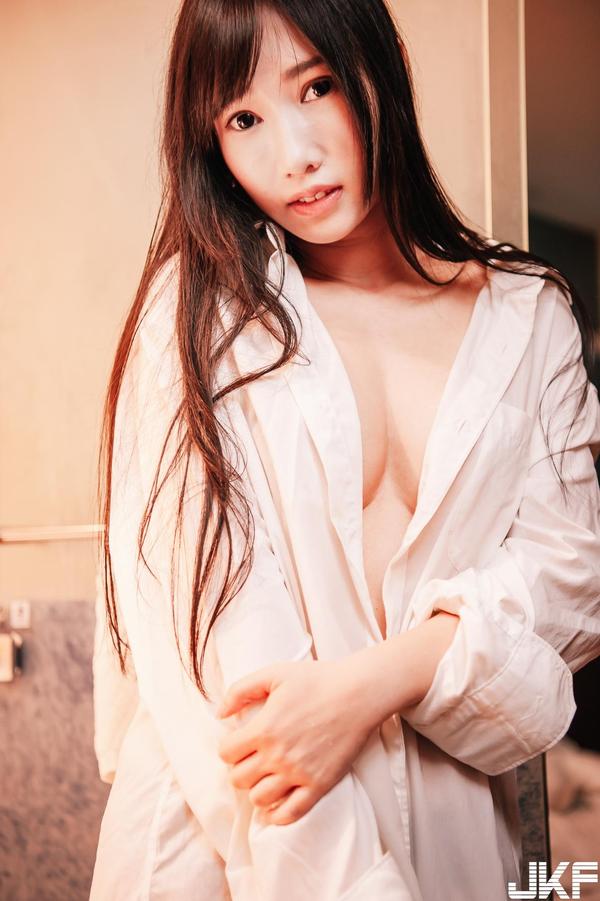 Huang Yu Wen Young Body Picture and Photo
