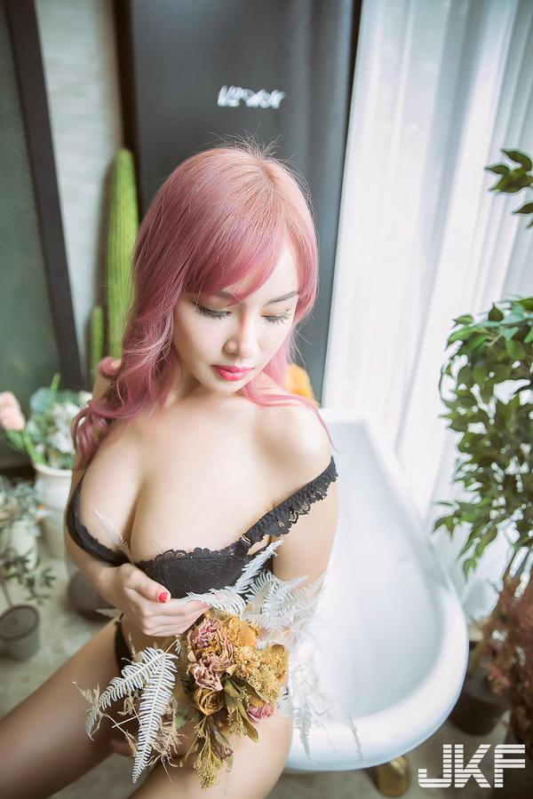 34D Model Lei Yi Sexy and Hot Pictures