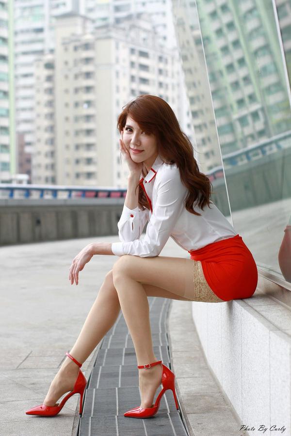 Taiwan Pretty Girl Huang Shu Hua《Kaohsiung Dome》Pictures