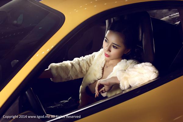 [TGOD推女神] Car and Beauty Girl Huang Ke