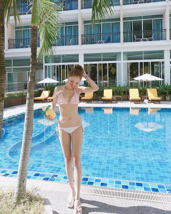 Lura Mu Cute Bikini Lovely Picture and Photo