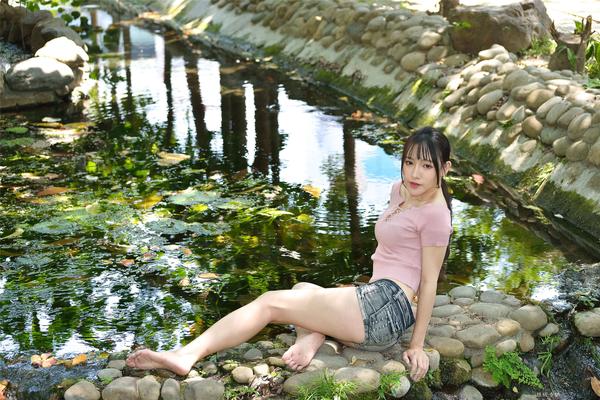 Taiwan Pretty Girl Katie Chiu《Gome. Fashion》Hot Pants Pictures