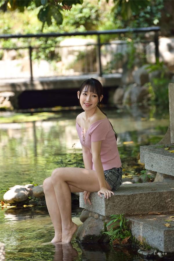 Taiwan Pretty Girl Katie Chiu《Gome. Fashion》Hot Pants Pictures