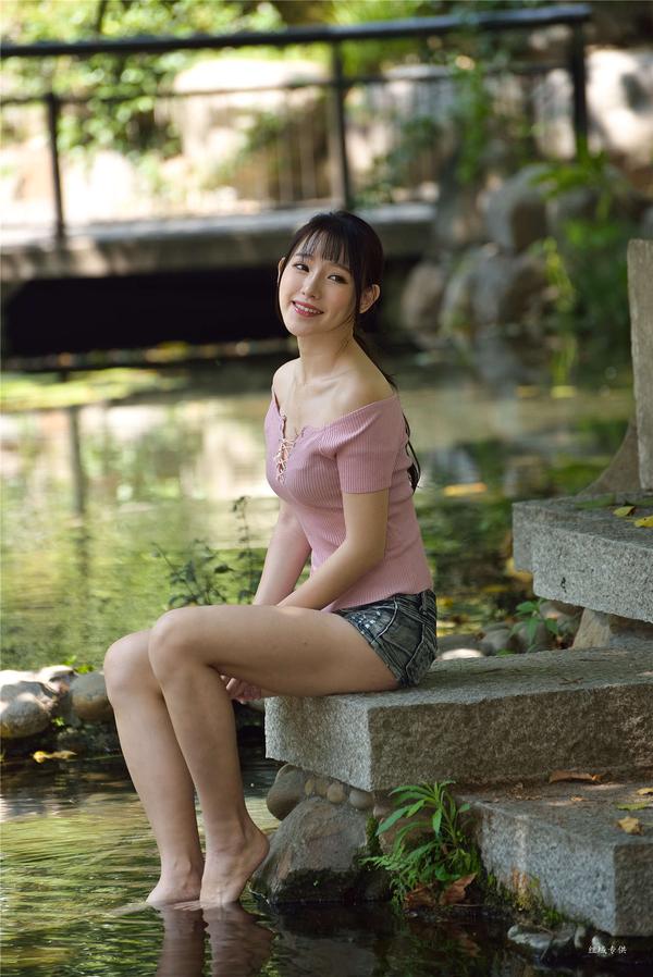 Taiwan Pretty Girl Katie Chiu《Gome. Fashion》Hot Pants Pictures