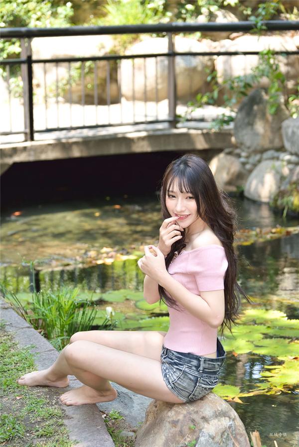 Taiwan Pretty Girl Katie Chiu《Gome. Fashion》Hot Pants Pictures