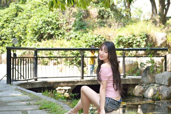 Taiwan Pretty Girl Katie Chiu《Gome. Fashion》Hot Pants Pictures