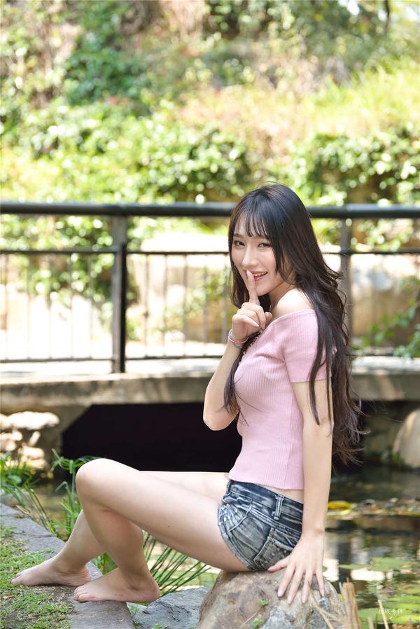 Taiwan Pretty Girl Katie Chiu《Gome. Fashion》Hot Pants Pictures