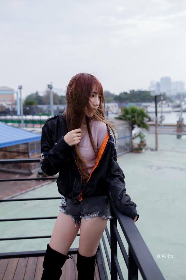 Taiwan Pretty Girl Katie Chiu《Long Boot and Hot Pants》Pictures