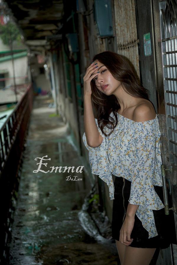 Emma Jiang Mature Picture and Photo