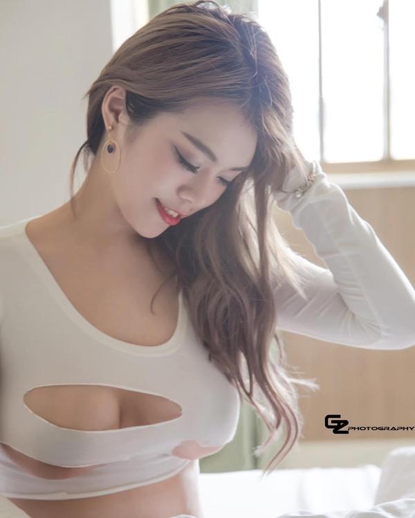 Lin Yu Zhen Big Boobs Picture and Photo