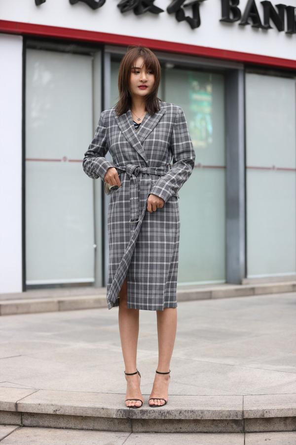 SOLO Yin Fei Jeans Heels Street Photo