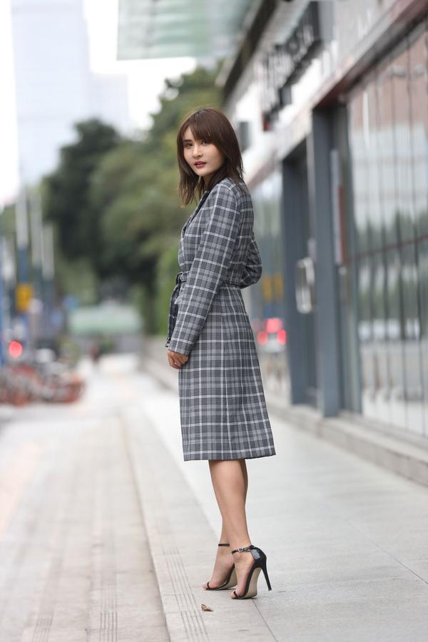 SOLO Yin Fei Jeans Heels Street Photo