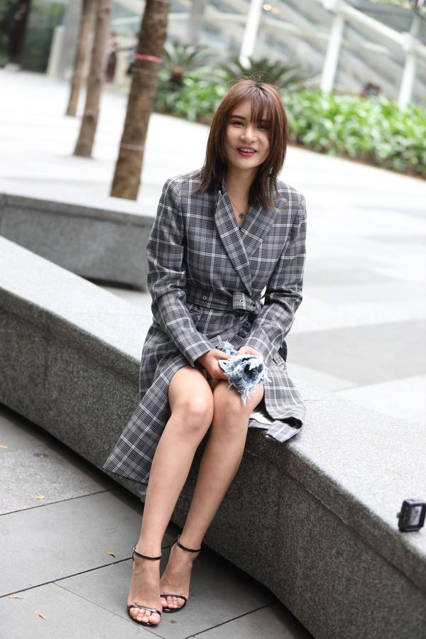 SOLO Yin Fei Jeans Heels Street Photo