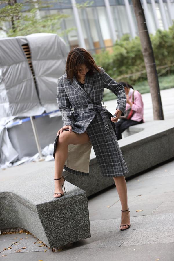 SOLO Yin Fei Jeans Heels Street Photo