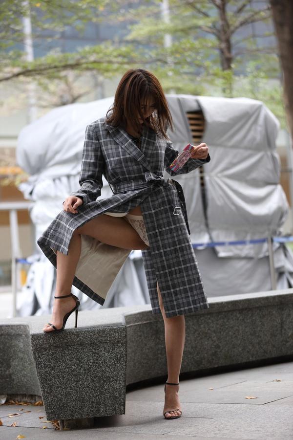 SOLO Yin Fei Jeans Heels Street Photo