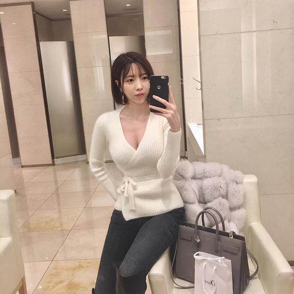 Choi Somi Big Boobs Picture and Photo