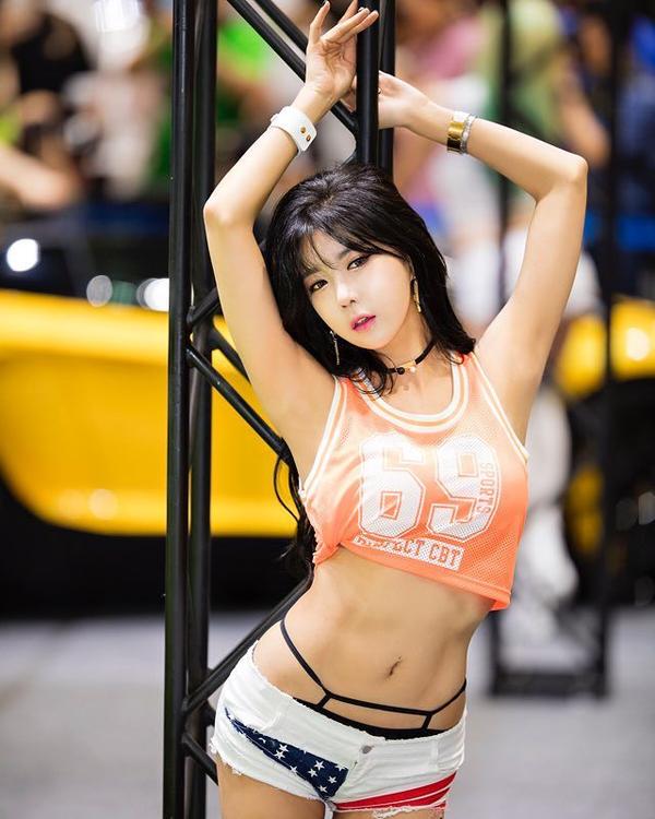 Heo Yun Mi Lovely Sexy Picture and Photo