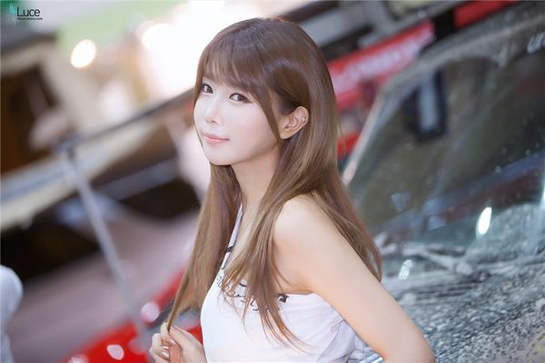 Heo Yun Mi Racing Girl Picture and Photo