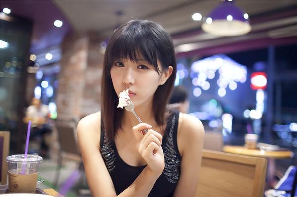 Heo Yun Mi Hot Model Picture and Photo