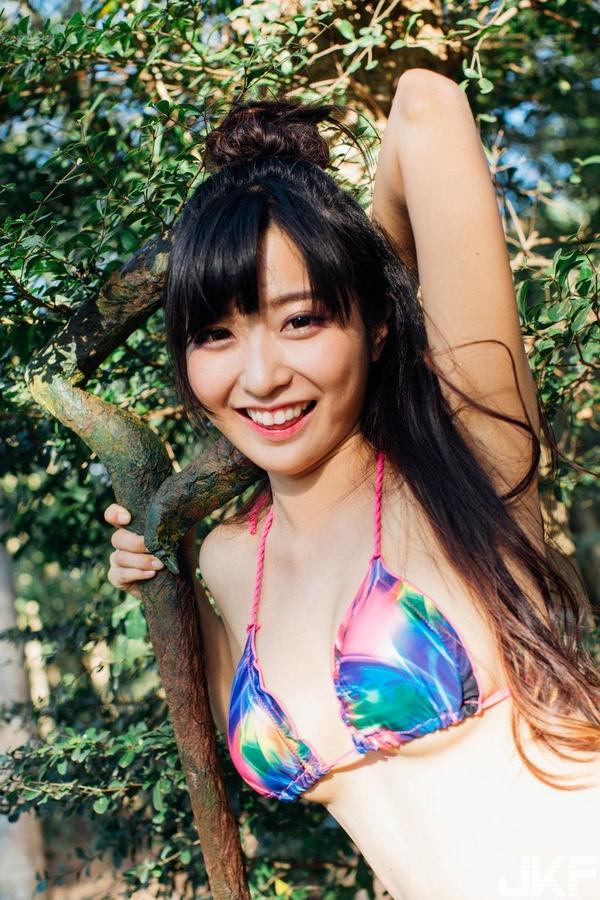 Zheng Ni Rong Lovely Bikini Picture and Photo