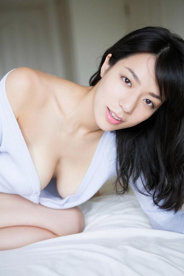 Mayu Koseta Sexy Hot Bra Picture and Photo