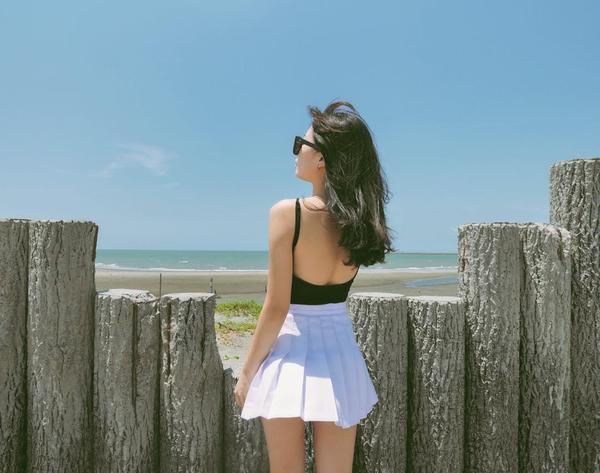 Chao Celine Beach Bikini Picture and Photo