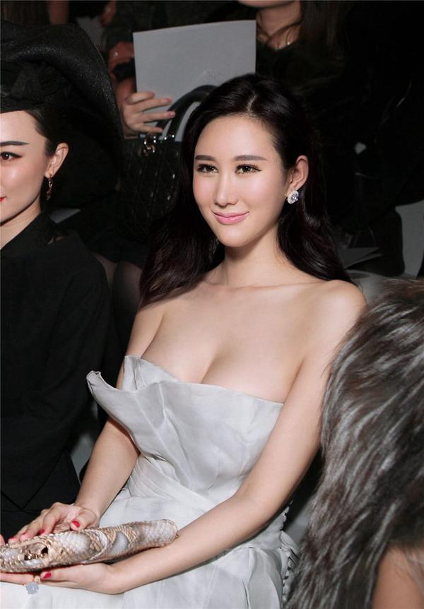 Kong Han Bing Sexy Hot Bra Picture and Photo