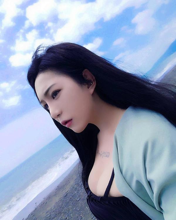 Weng Pei Yan Lovely Picture and Photo