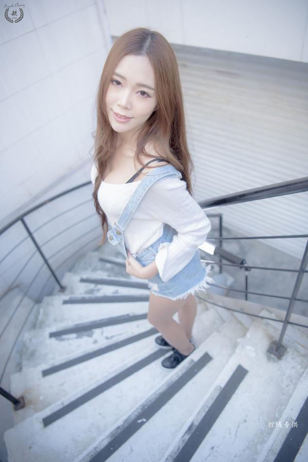 Taiwan Pretty Girl Huang Huang Shang Yan《Zhongshan Street View》Pictures