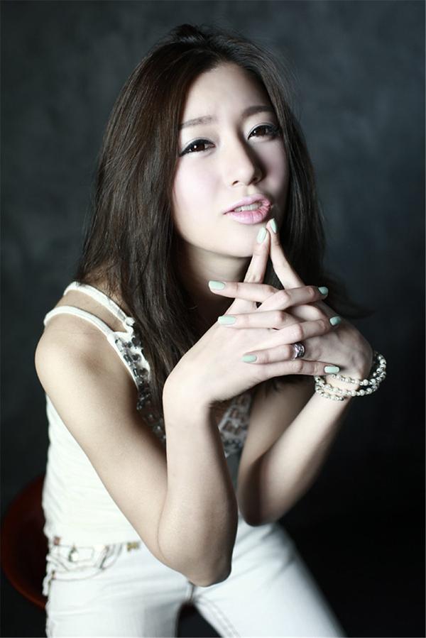 Han Ji Eun Hot Picture and Photo