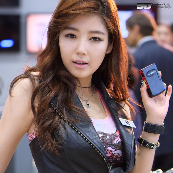 Jo Sang Hee Hot Racing Girl Picture and Photo