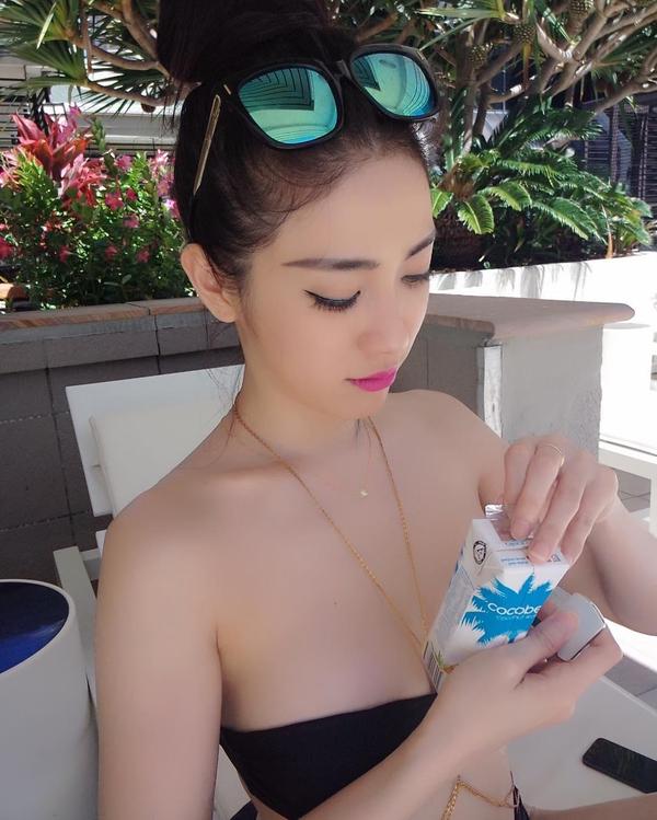 Annabelle Huang Bikini Picture and Photo