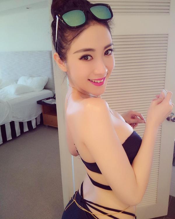 Annabelle Huang Bikini Picture and Photo